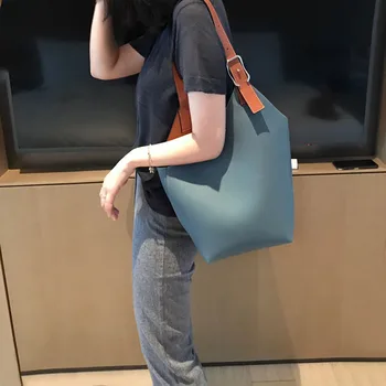 

2020 new simple big bag female large capacity shoulder bag fashion bucket bag all-match soft leather handbag handbag