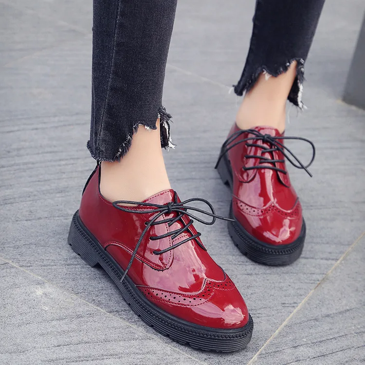 

Round Toe Womens Derby Shoes Casual Female Sneakers Flats British Style Leather Summer Cross Dress Patent Leather Preppy Basic