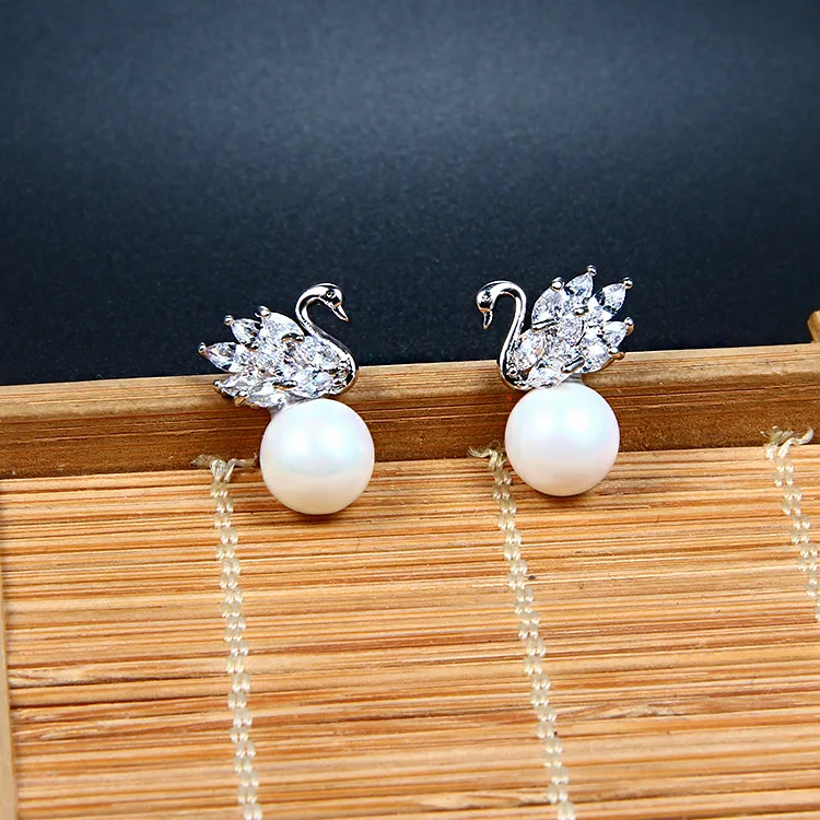 LADYCHIC милые элегантные серебряные серьги в виде лебедей для женщин милые жемчужные серьги Модные Ювелирные изделия Подарки на день рождения LE1374