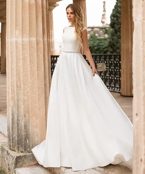 

2020 Satin Court Wedding Dresses Cap Sleeves Lace Appliques Beach A-Line Sexy Boho Simple Scoop Neck Bride Ball Gowns For Women