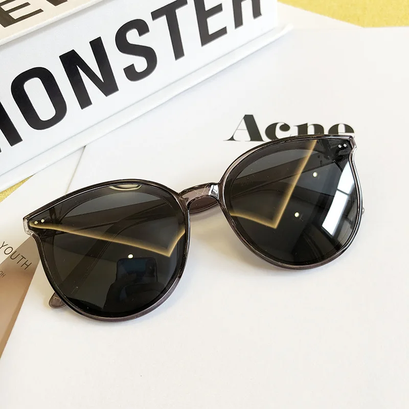 12804586567_1820445784