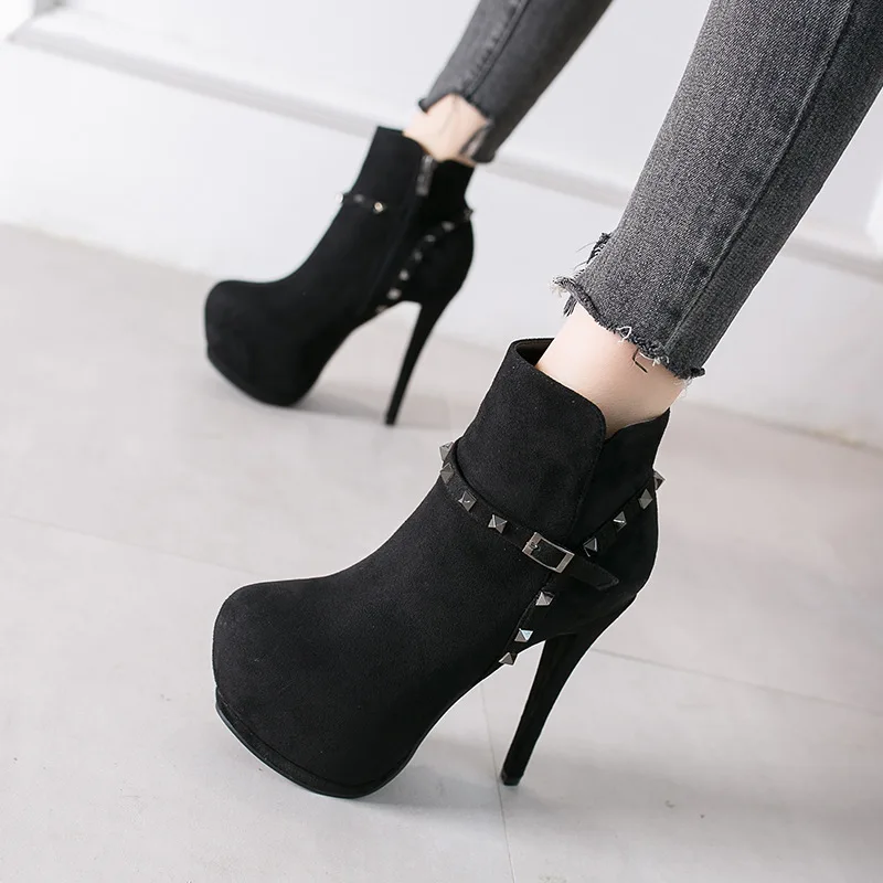 

Leather Booties Women's Rubber Boots Zipper Rivets Round Toe Clogs Platform Female Shoes Luxury Designer Bootee Woman 2019 Rain