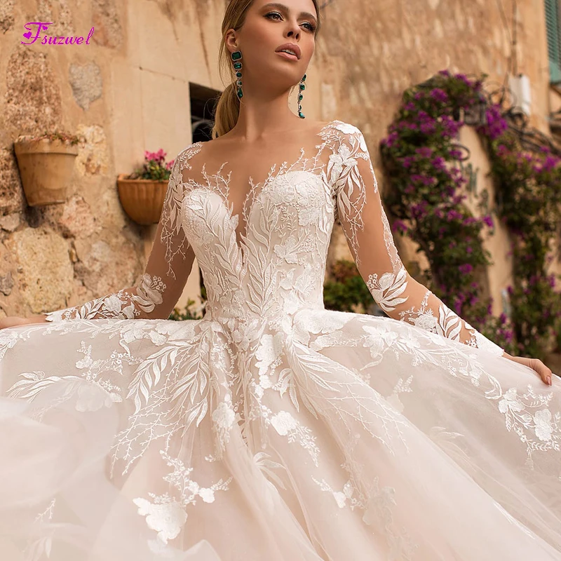 

Fsuzwel Romantic Scoop Neck Long Sleeve A-Line Wedding Dresses 2020 Gorgeous Appliques Court Train Vintage Bridal Gown Plus Size