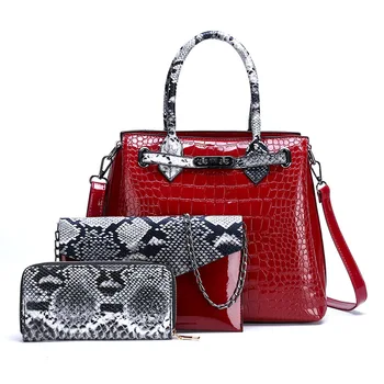 

2020 new crocodile pattern patent leather fashion portable diagonal female steamed stuffed bun mother bag set of three