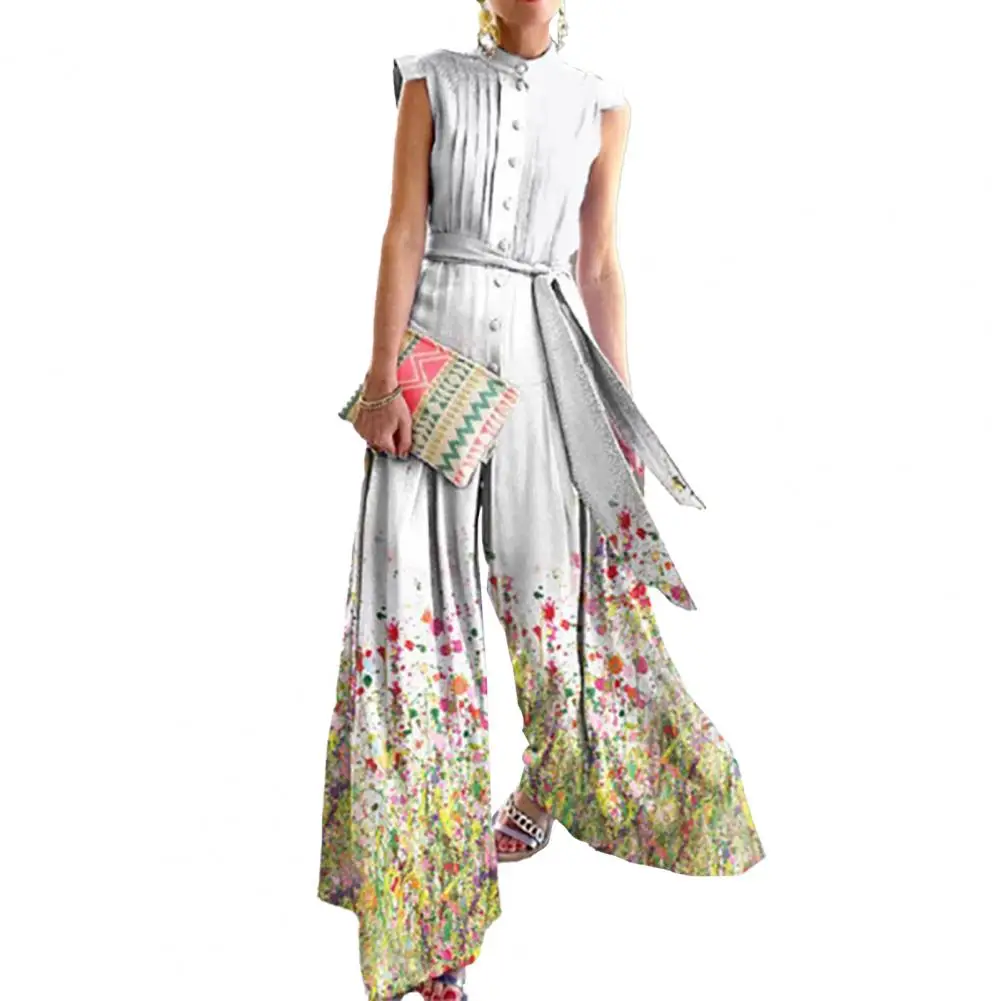 Рисунок 2 - Женский комбинезон с цветочным принтом