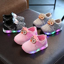 Обувь для малышей; обувь с подсветкой для мальчиков и девочек; нескользящая повседневная обувь для девочек; тонкие туфли с дышащей сеткой и нескользящей подошвой