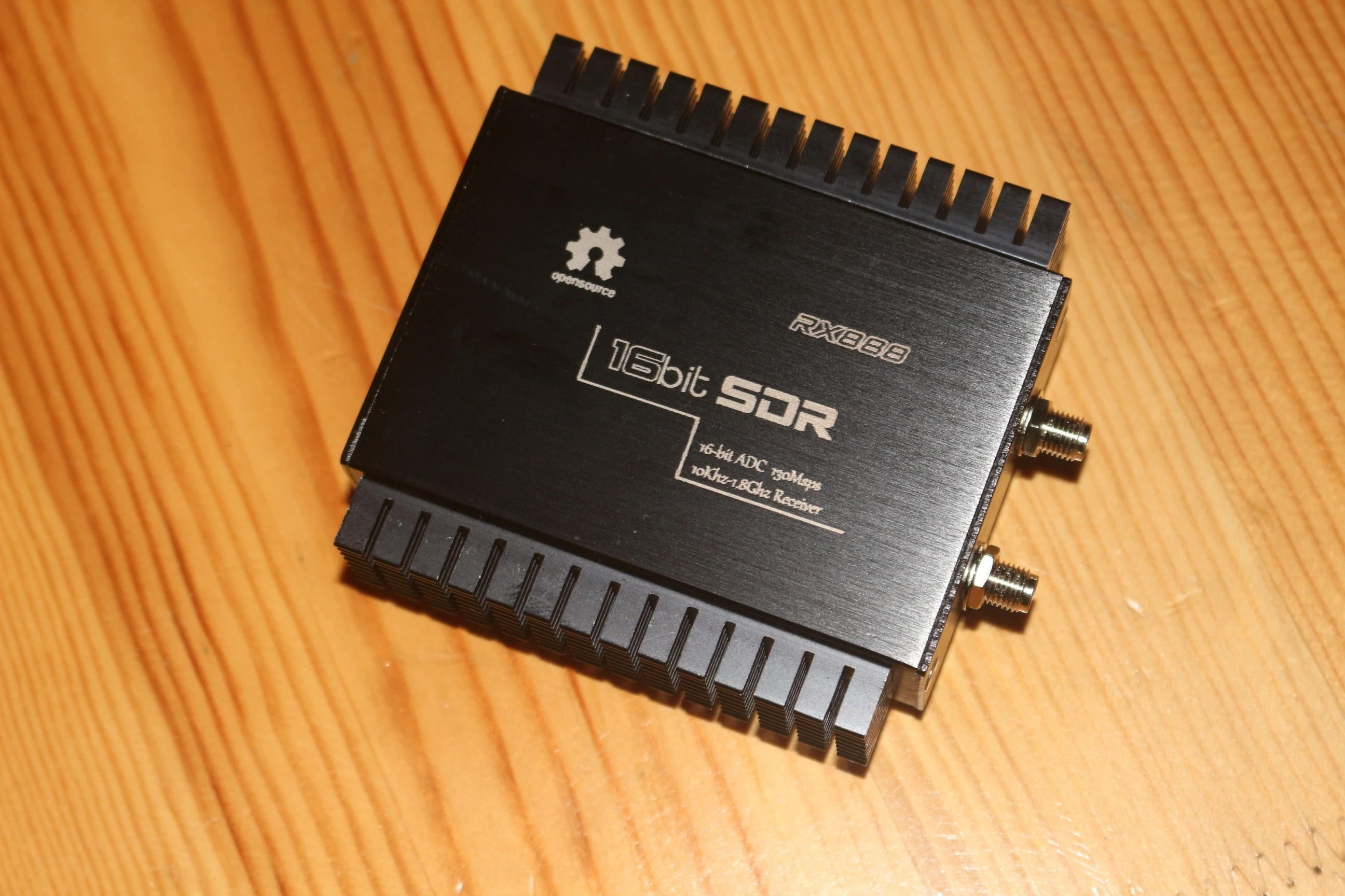 

RX888 ADC SDR Receiver radio 1KHz-1.8GHz 16bit direct sampling 32Mhz HF UHF VHF USB 3.0 HDSDR