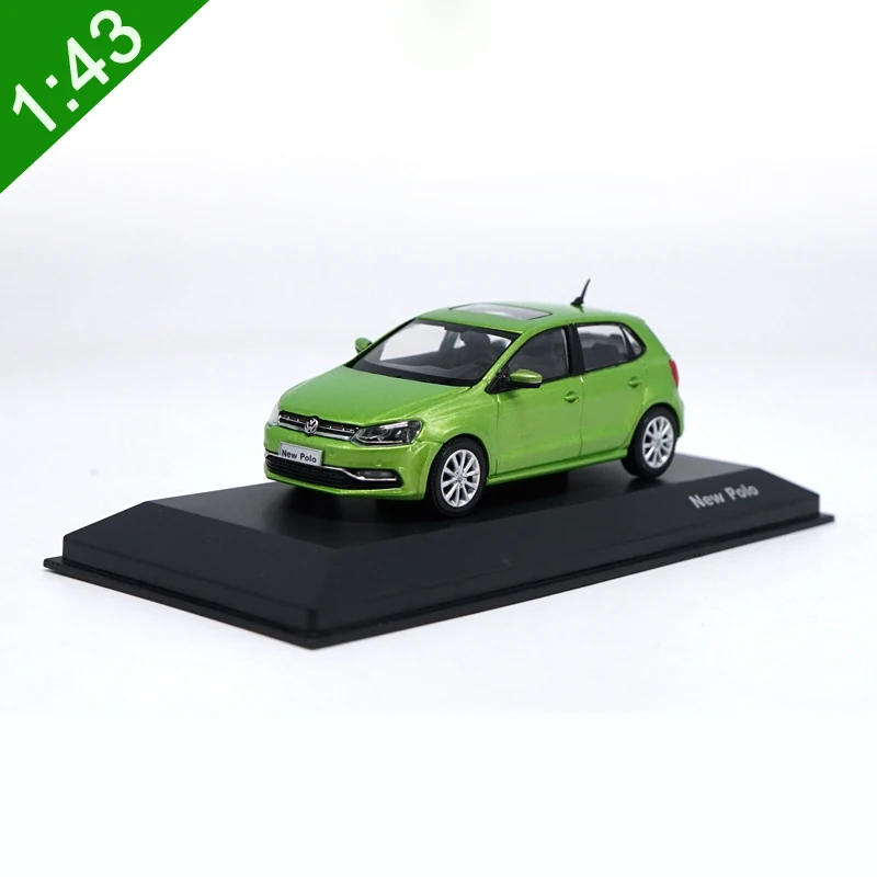 1:43 VW NEWPOLO литая под давлением Модель автомобиля игрушки Металлическая Модель автомобиля оригинальная коробка - Цвет: Зеленый