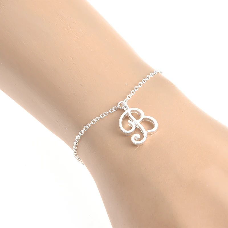 Premium Photo | A bracelet with the letter b on it