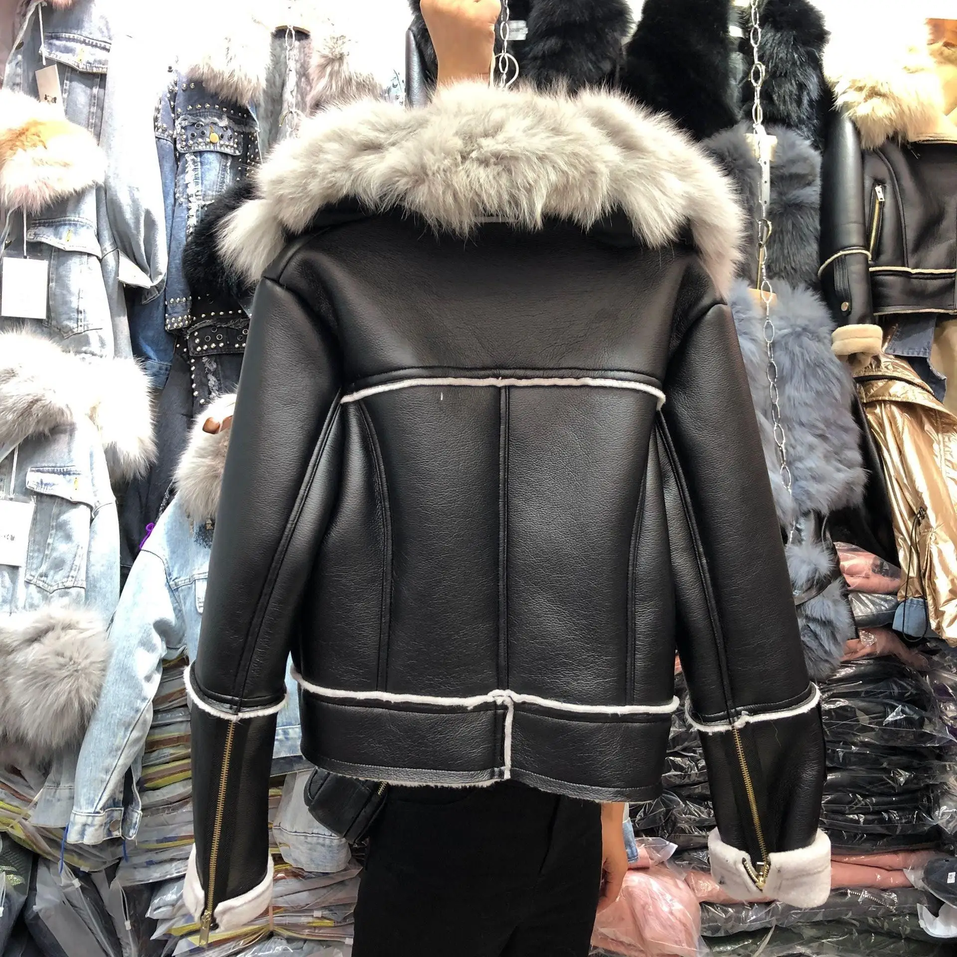 Женская большая теплая утолщенная куртка из искусственной кожи с воротником из искусственного меха, Женское зимнее пальто, куртка-локомотив, уличная теплая куртка