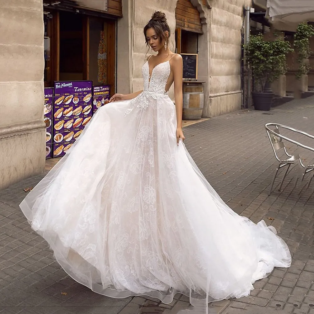 Свадебное платье трапециевидной формы с открытой спиной, сексуальное свадебное платье на бретельках с объемными кружевными цветами, сказочное пляжное свадебное платье