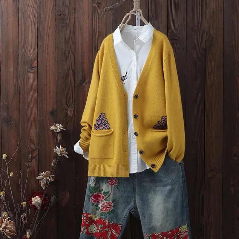 

Autumn/winter new knitted sweater with cardigan sweater for women Liberal arts Autumn winter embroiderycardigan jacket for women
