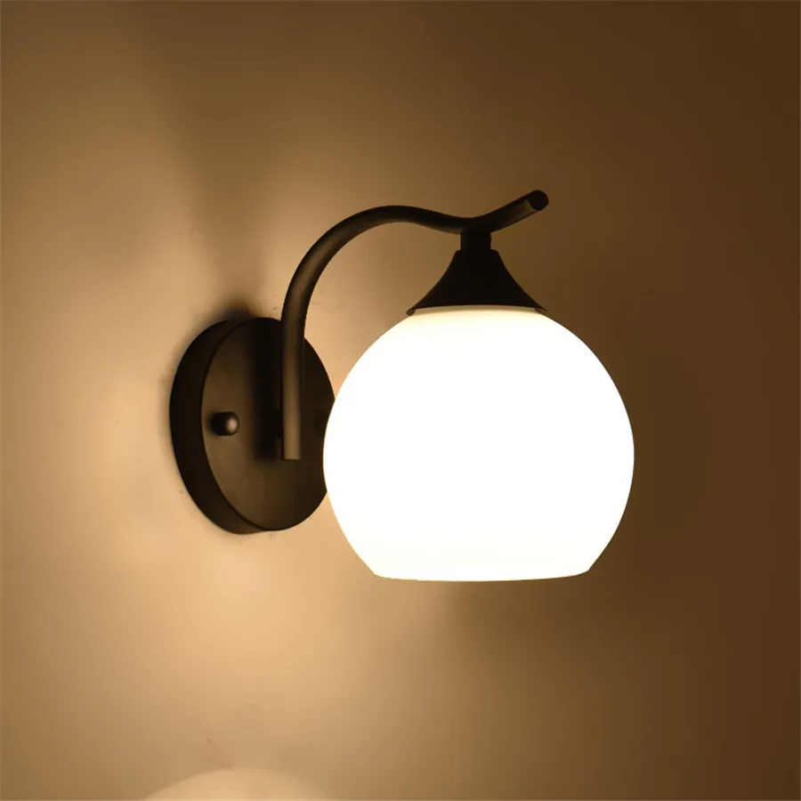 현대 벽 Sconce 중반 세기 산업 매트 글로브 유리 램프 그늘 벽 조명기구 로프트 침실 베란다 허영 라이트