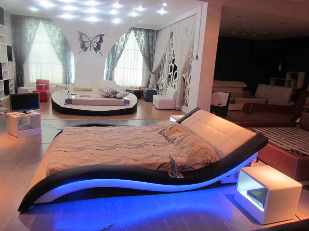 Современный комплект для спальни Роскошный итальянский дизайн King size черная кожаная мягкая кровать