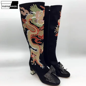 

Personality Embroidery Dragon Bow Diamonds Womens High Heels Boots Autumn Winter High Street Round Toe Zip Female Satin Boots