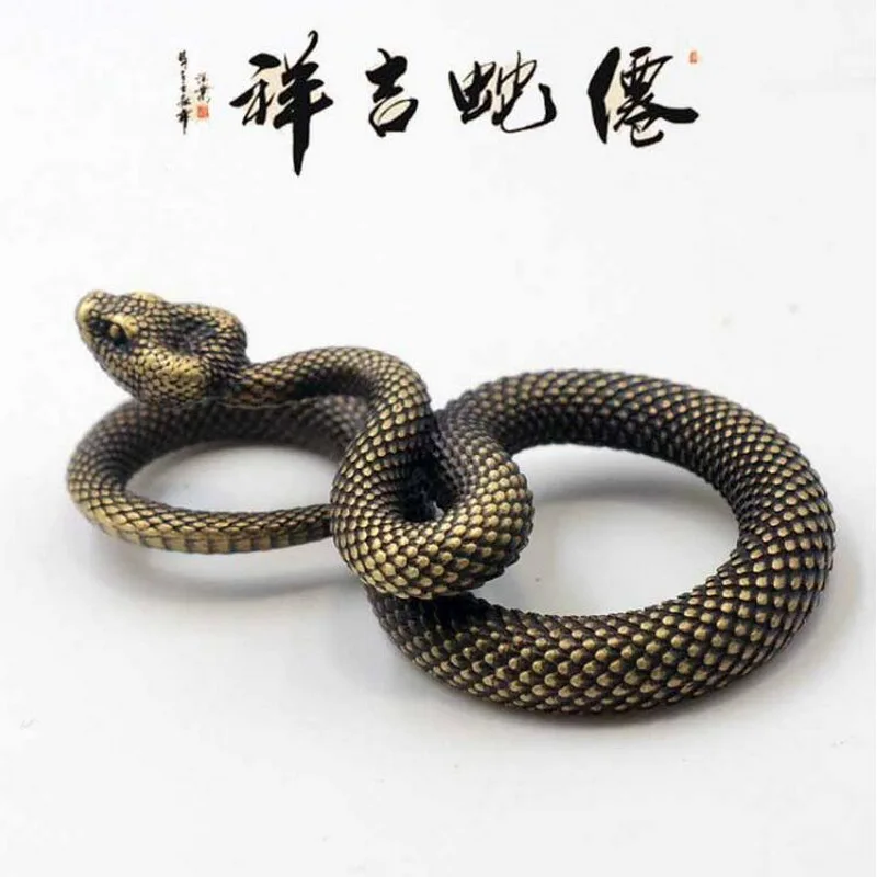 

Chinese Handmade Pure Brass Snake Outdoor EDC Tool Snake Pendant Pendant Snake Keychain Antique Brass Craft Keychain