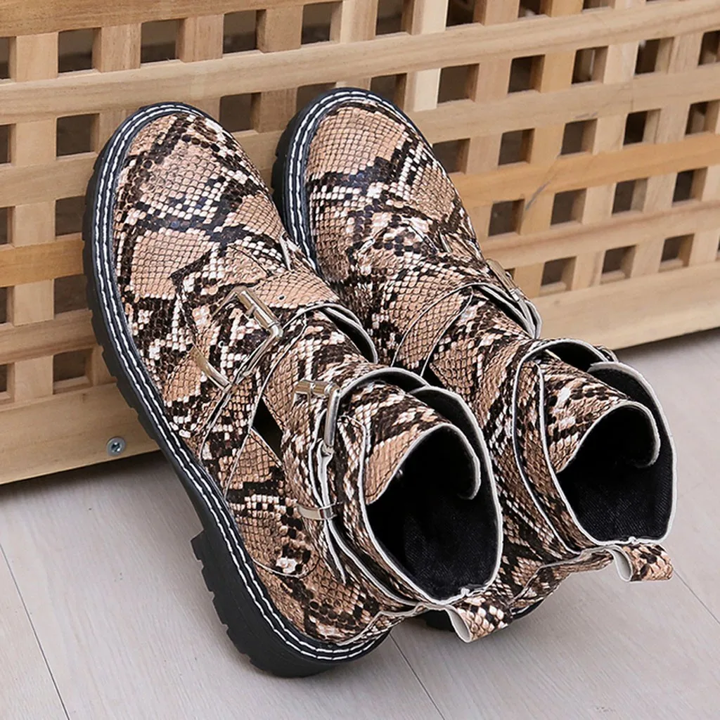 Кожаные ботинки в байкерском стиле; женские зимние ботинки из змеиной кожи; короткие ботинки с пряжкой и ремешком под змеиную кожу; botas de mujer de piel;#1011g20