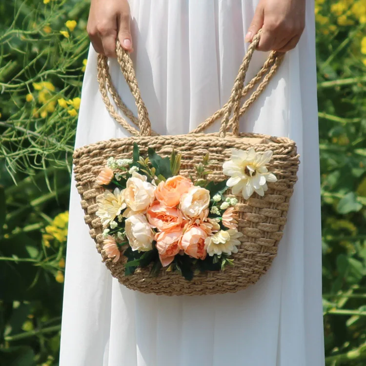 Женская пляжная сумка из ротанга