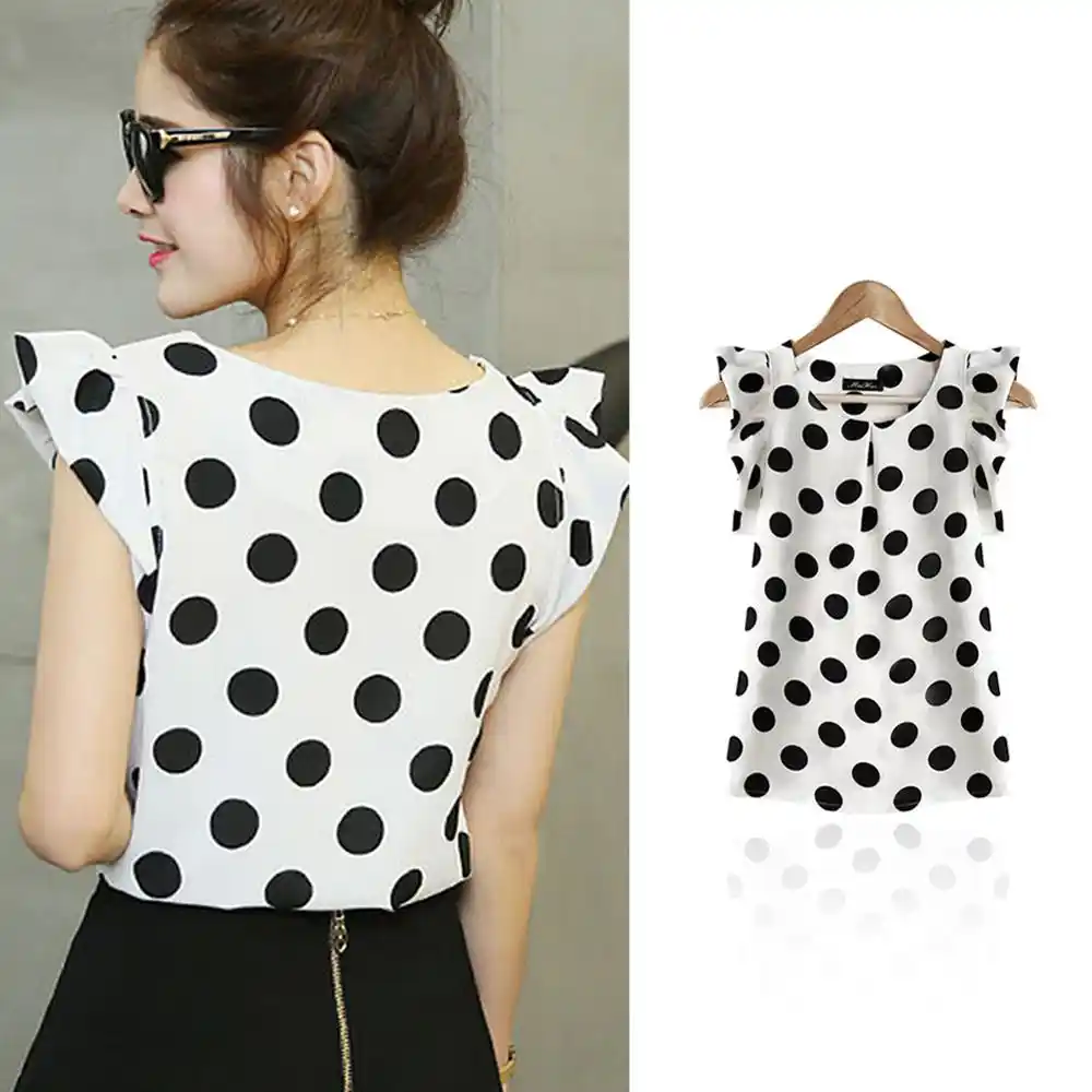 camisa blanca lunares negros