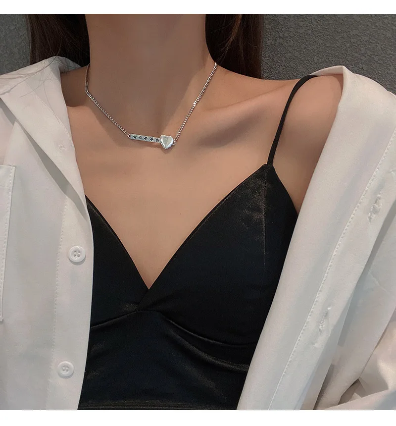 

Korean Hip Hop Silver Color Heart Pendant Necklaces for Women Silver Color Thin Chain Star Print Coin Asymmetry Chokers Necklace