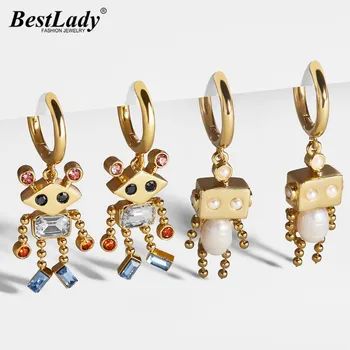

Best Lady Fashion BA Roboto Pearls Huggie Earrings for Women Bohemian Luxury Crystal R2BB2 Drop Earrings Accessories Jewelry Ins