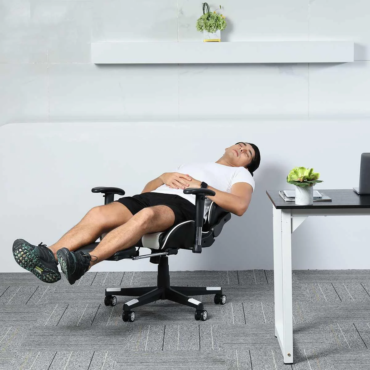 180° Lying Office Boss Chair WCG Computer Gaming Chair Household Reclining Armchair With Footrest Office Furniture 180° Lying Office Boss Chair WCG Computer Gaming Chair Household Reclining Armchair With Footrest Office Furniture