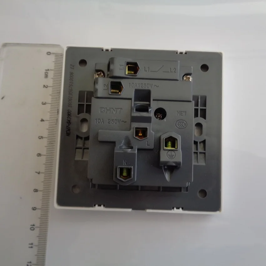 Розетка Chint с одним открытым пятью отверстиями 10A 250V