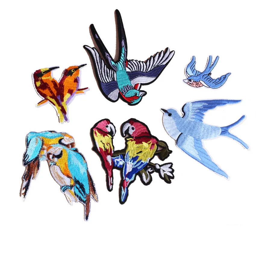 

GUGUTREE embroidery parrot patches swallow patches badges applique patches for clothing ZK-157