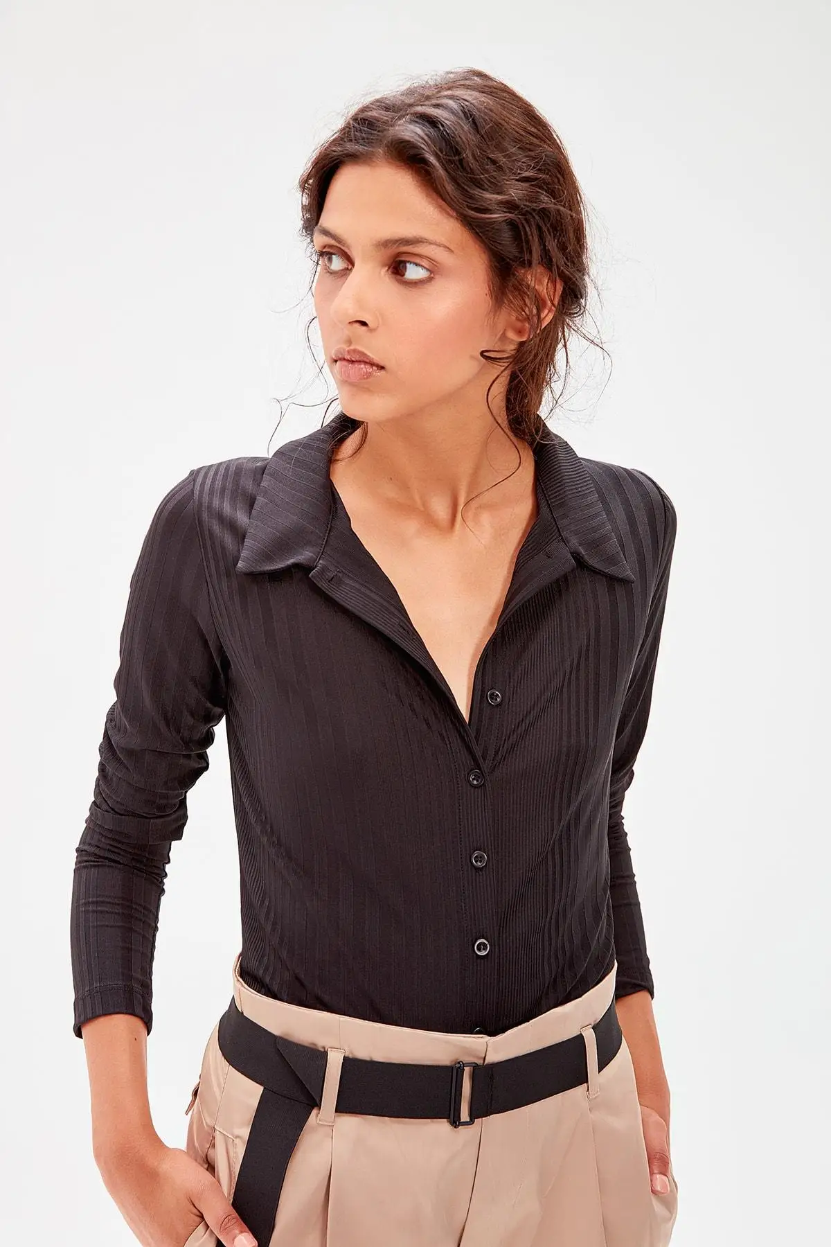 

Trendyol Black Ribbed Knit Shirt TWOAW20BZ0180