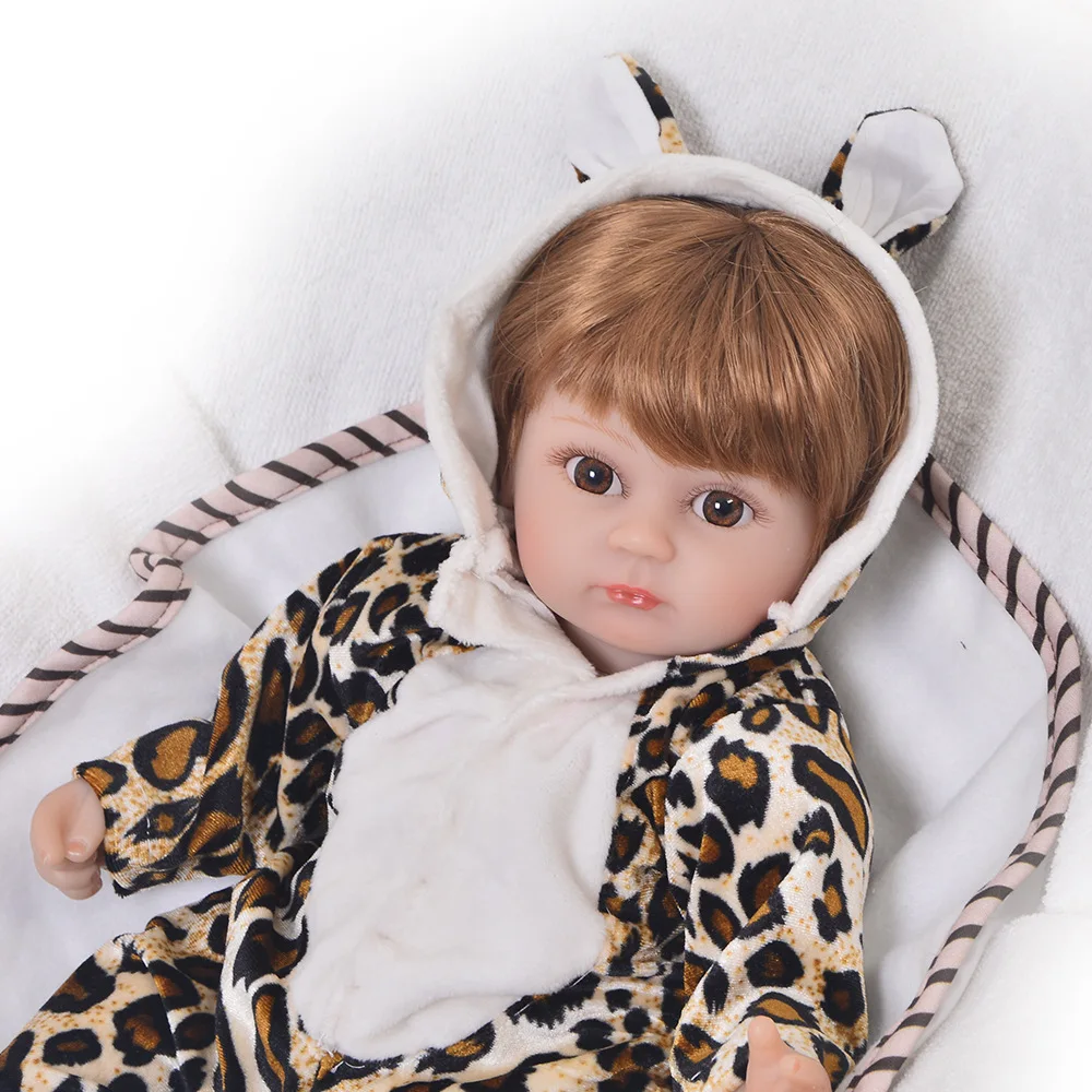 

Keiumi 17-Inch Reborn Baby Doll Reborn Baby Soft Silicone Cloth Body Model Infant Birthday Gift