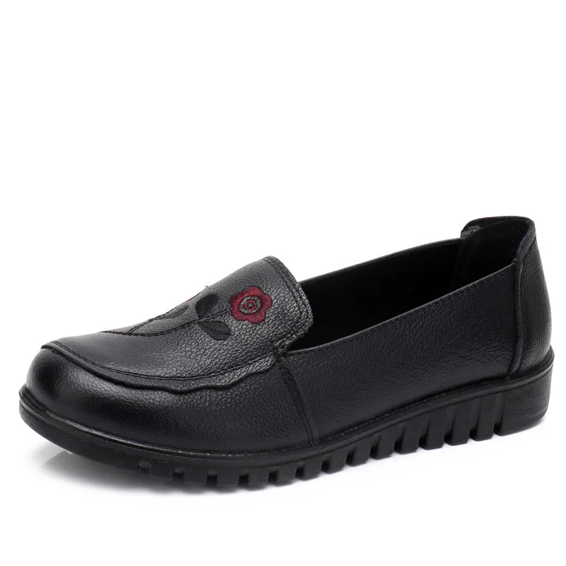 Spring and autumn mother's single shoes soft leather flats low-heel soft-soled lightweight non-slip work shoes walking shoes