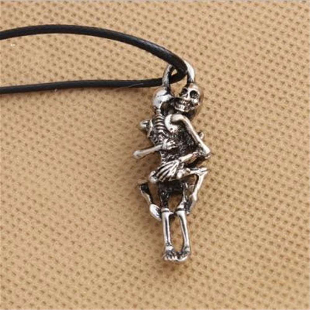 Men-Infinity-Black-Stainless-Steel-Love-Necklace-Couple-Skulls-Hug-Chain-Pendant-necklace-Fine-Jewelry-Gifts