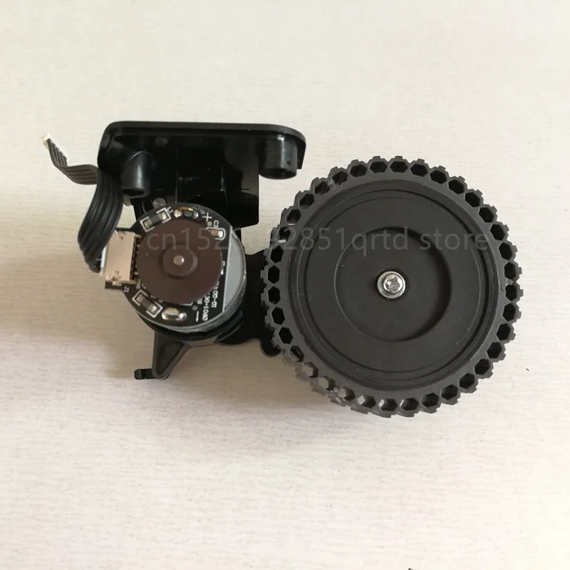 Description Picture 6 of itemLeft Right Wheel for Robot Vacuum Cleaner Ilife A4 A4s A40 X451 Robot Vacuum Cleaner Parts Ilife A4 A4s Wheels Include Motor