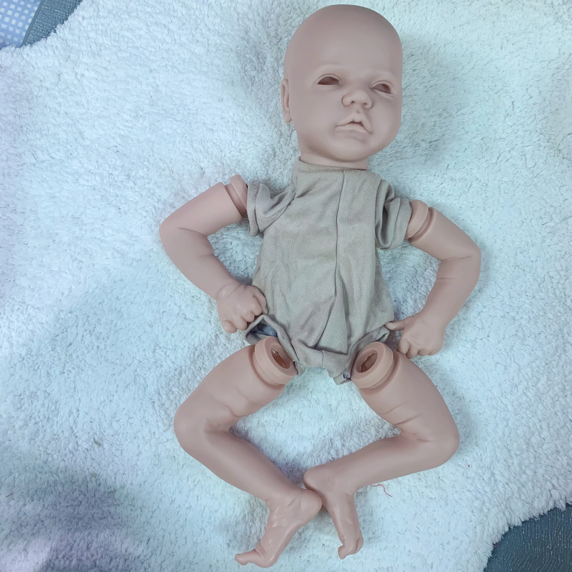 MineeQu Bambole Reborn Preemie realistiche 18 Pollici Vinile Corpo Completo Anatomicamente Corretto Bambole Neonate Occhi Verdi Arte da Collezione per Ragazze Sicuro per Bambini Dai 3 Anni In Su