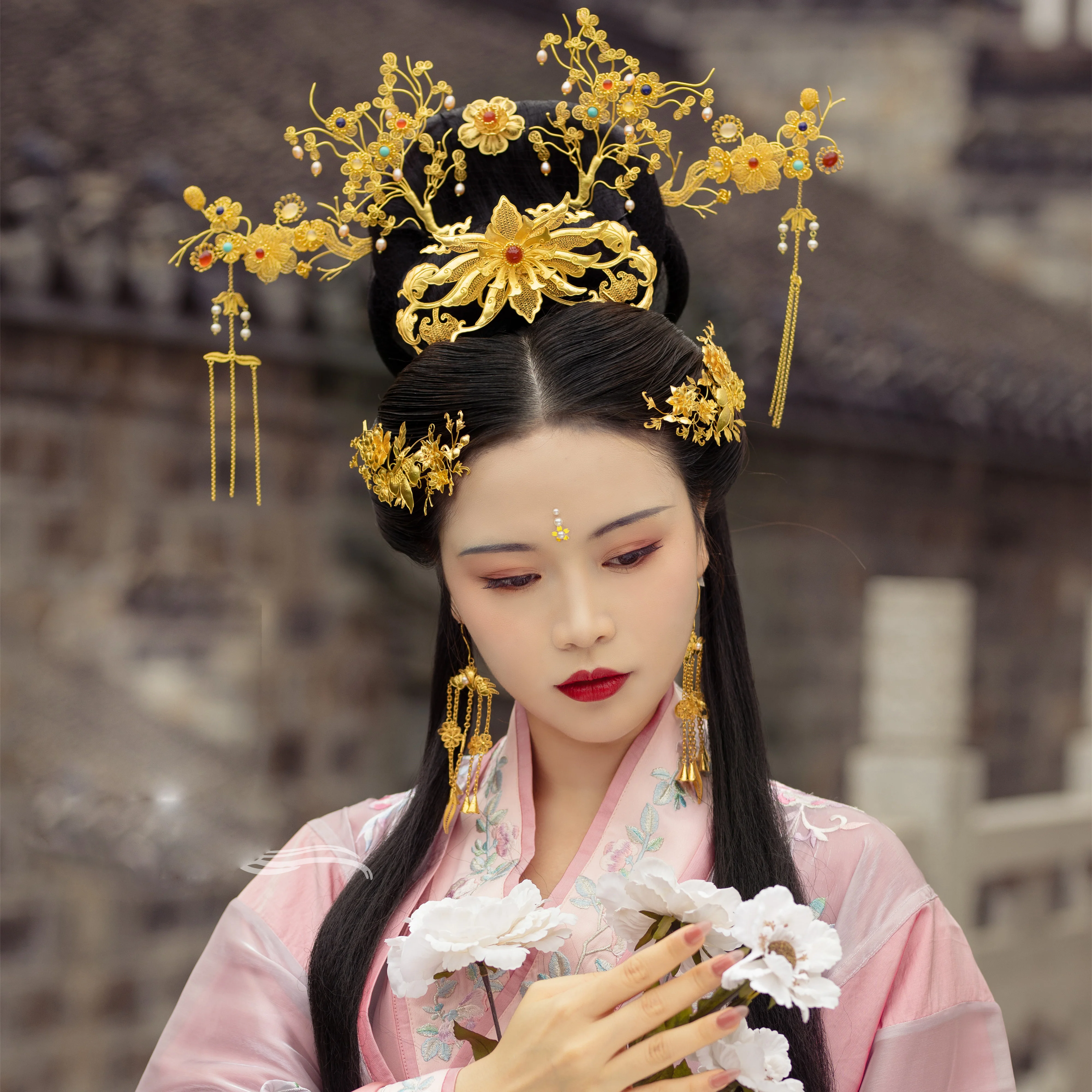 Amazon.com : Chinese Xiuhe Hair Accessories Set Long Fringed Vintage Flower  Handmade Hairpins Chinese Style Hanfu 006 : Beauty & Personal Care