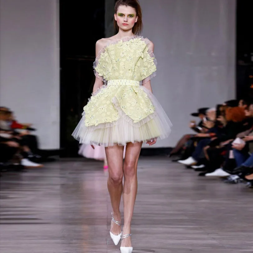 

2019 Spring Short Prom Formal Dresses Yellow-Green Above Knee Mini Cocktail Gowns 3D Appliques Strapless Special Occasion Dress