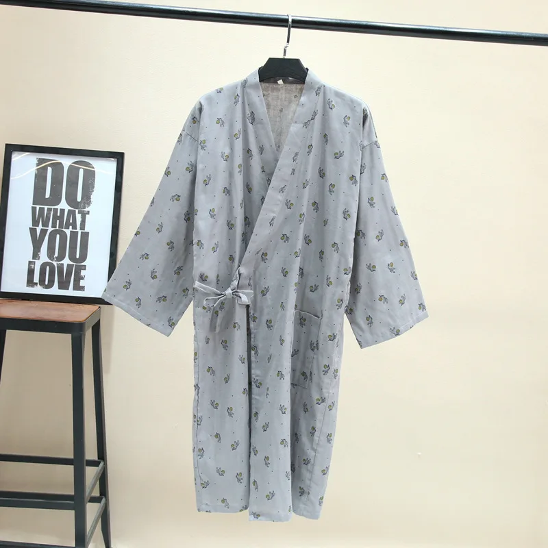 2022 New Men's 100% Cotton Gauze Cotton Robe Loose Thin Yukata Japanese Kimono Pajamas Men's Hooded Robe V-Neck Pajamas Bathrobe mens cotton pjs