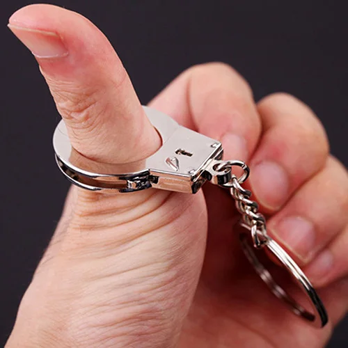 

1pc Fashion Creative Men Metal Handcuffs Shape Chain Keychain Keyring Key Ring Jewelry Gift keyfob Mini size