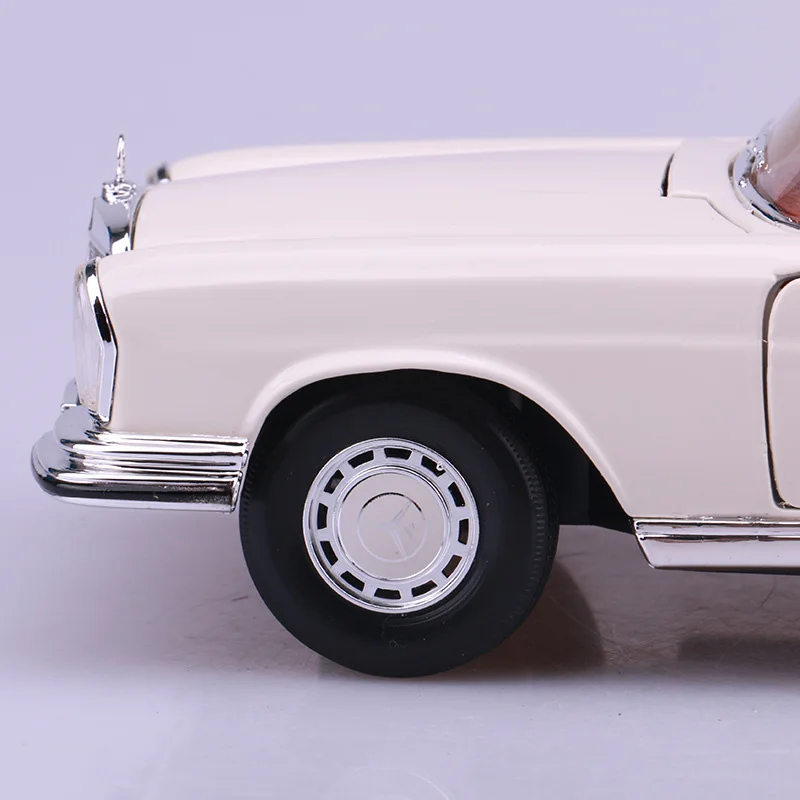 1:18 1967 280SE классический литой под давлением Сплав Классический Автомобиль Моделирование Винтажная Коллекция металлический автомобиль игрушки Коллекционная дорожное искусство