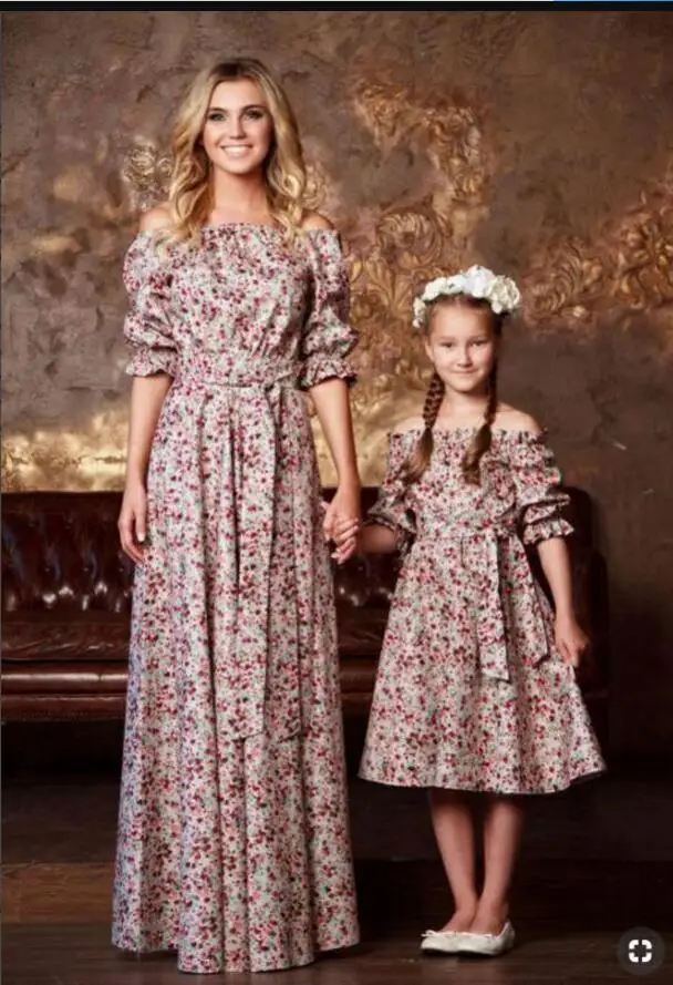 Длинное платье для родителей и ребенка Хлопковое платье с цветочным принтом и галстуком-бабочкой для мамы и дочки семейная одежда