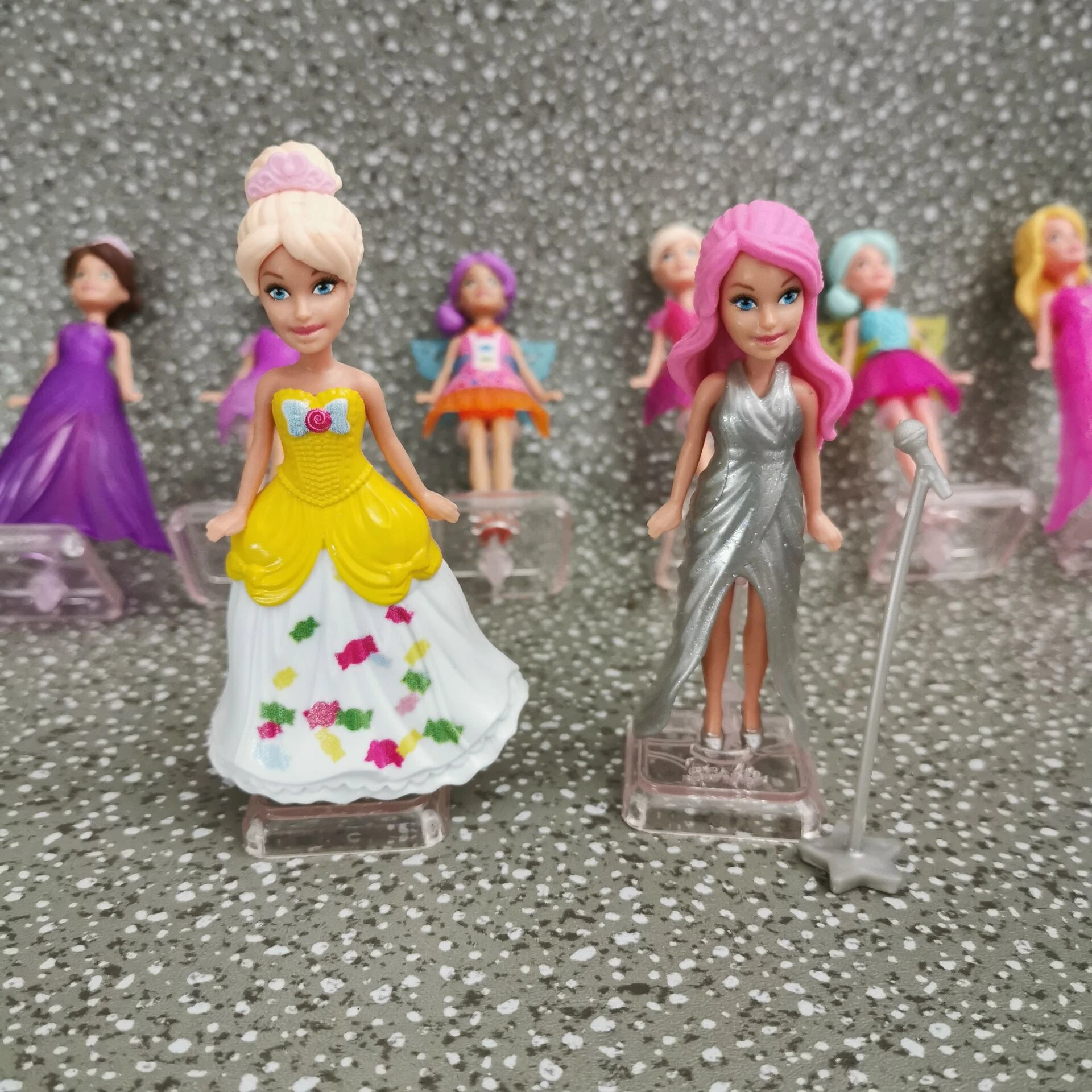 polly pocket dolls and clothes