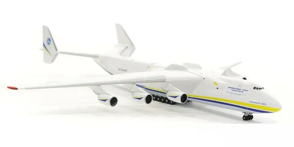 antonov 225 diecast model