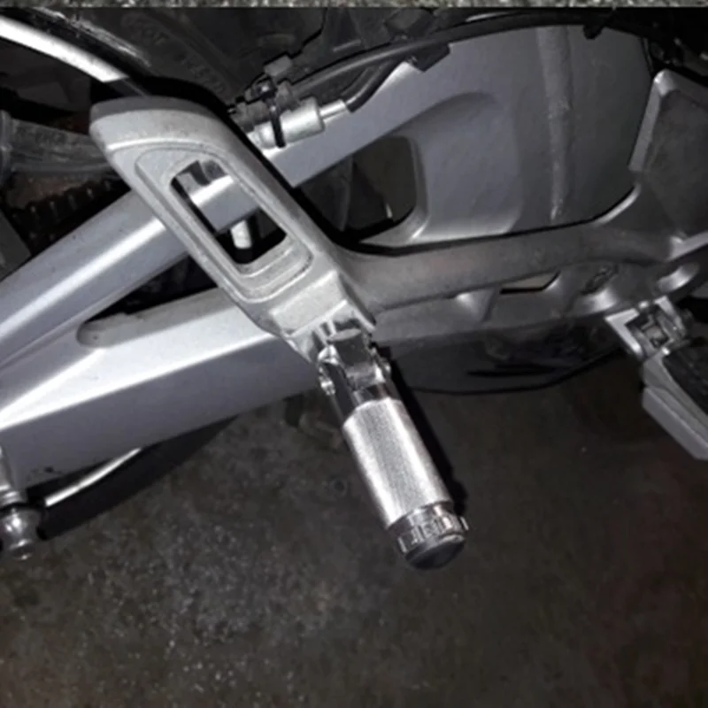 Hot Black Sliver CNC Aluminum Universal Motorcycle Motor Bike Folding Footrests Footrests Footrests Pins Rear Pedals Set Parts