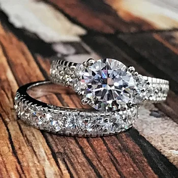 

Huitan New Trendy 2Pcs Bridal Sets Wedding Rings Silver Color High Quality Brilliant Cubic Zirconia Gorgeous Jewelry for Women