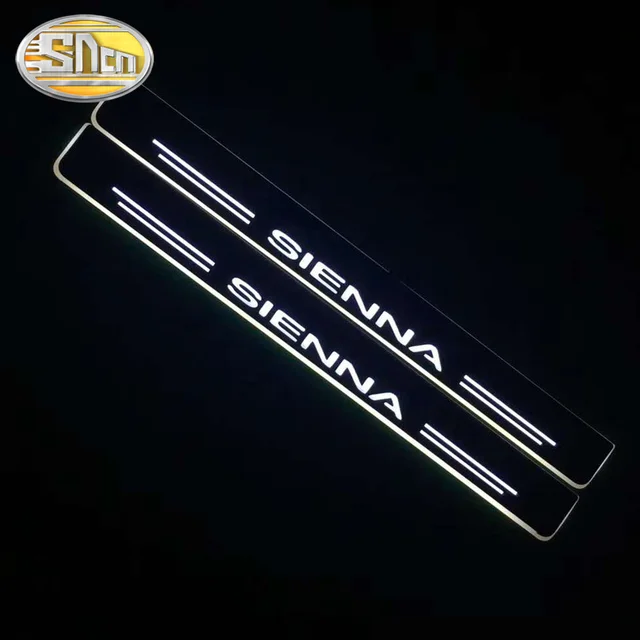 SNCN 2 قطعة الاكريليك تتحرك LED ترحيب سيارة بدواسات لوحة بالية دواسة عتبة الباب مسار كشاف لسيارة تويوتا سيينا 2009   2020-2