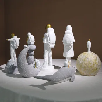 

Nordic Abstract Space Traveller Figurine Miniature Model Resin Modern Figurine Ornament Home Decoration Accessories Room Decor