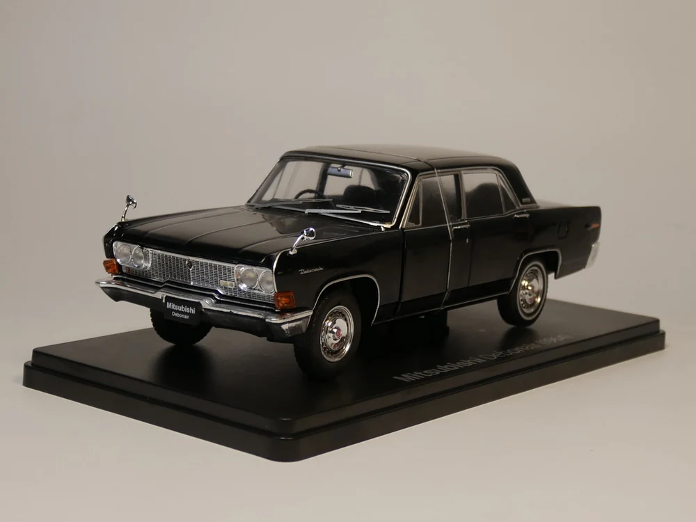 Коллекция японских автомобилей hлацетта 1:24 Mitsubishi Debonair 1964 литые модели