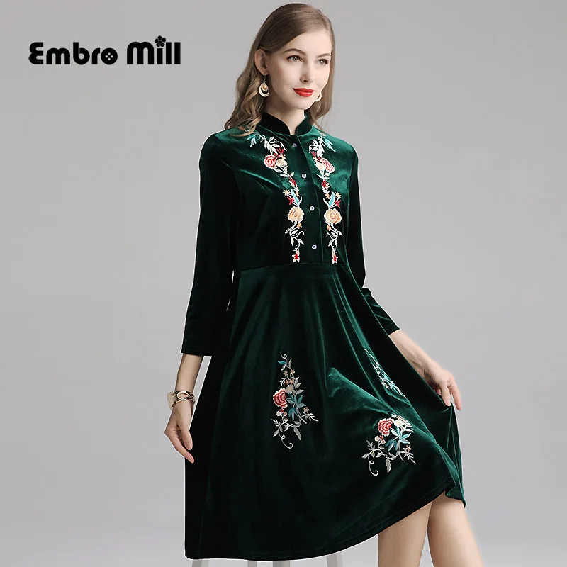 

Autumn The new velvet dress Indie Folk style High end embroidery Flower Retro Slim elegant women's dress S-2XL
