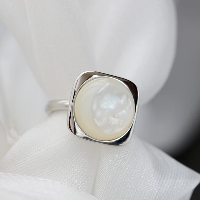 Square ring with mother of pearl