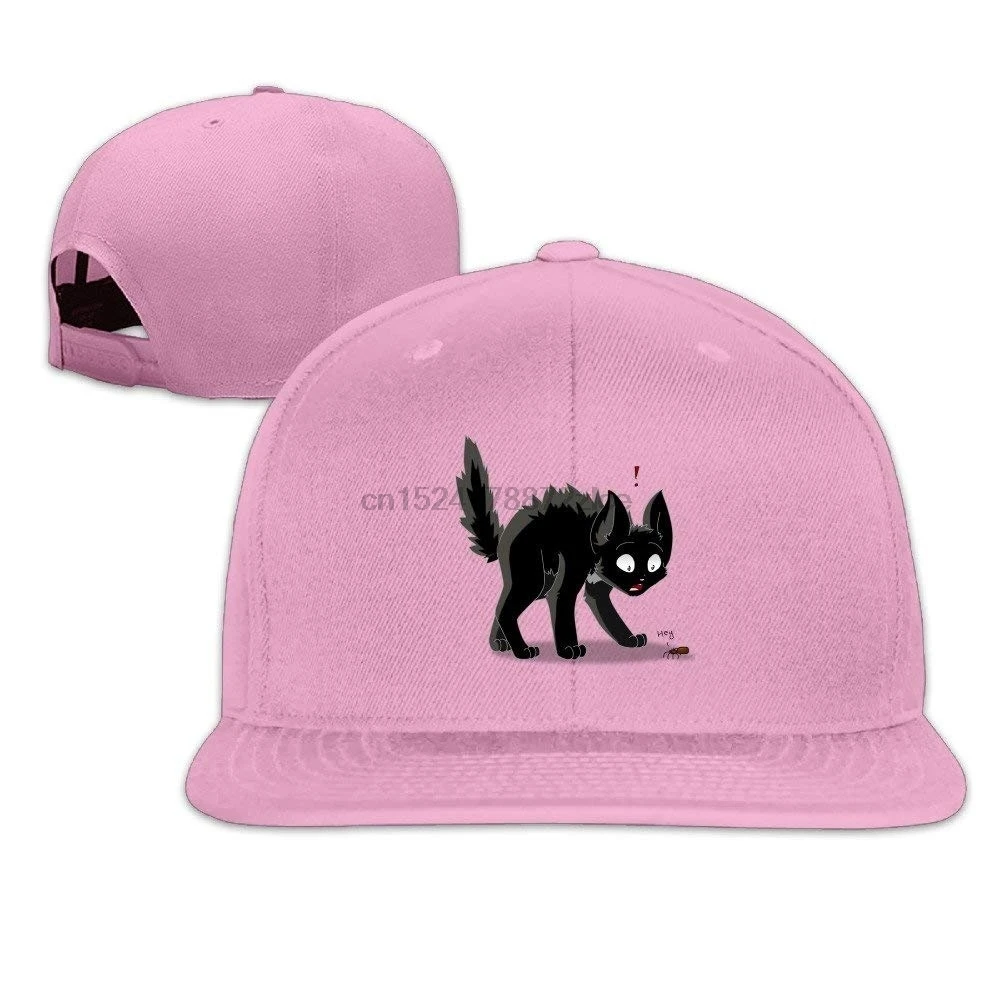 И простые кепки с пауком; облегающая шляпа